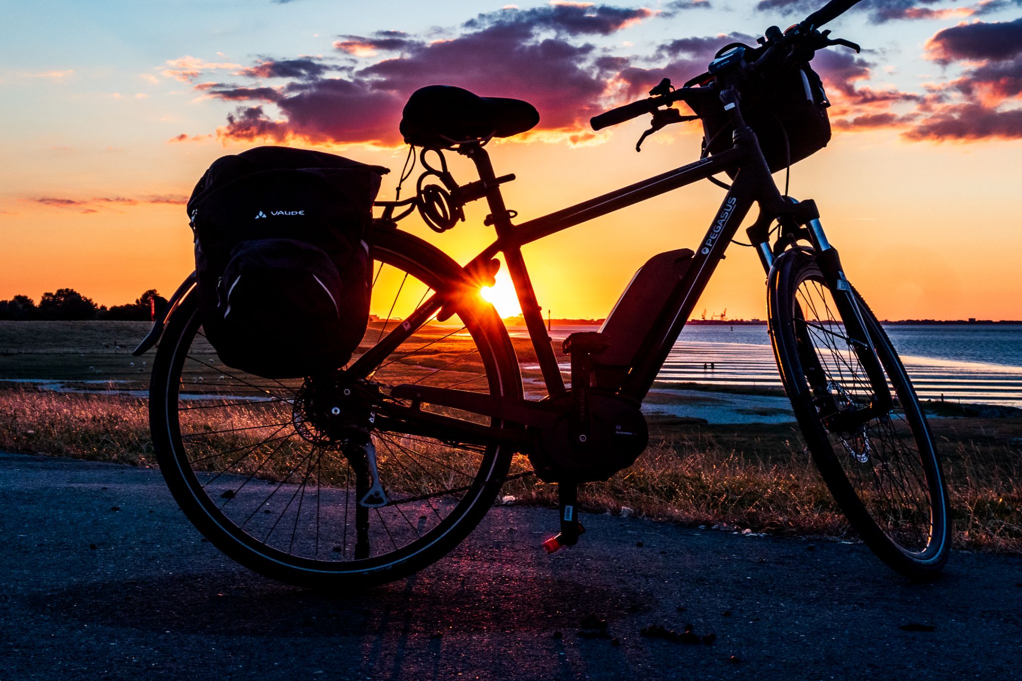 Sonnenuntergang an der Elbe